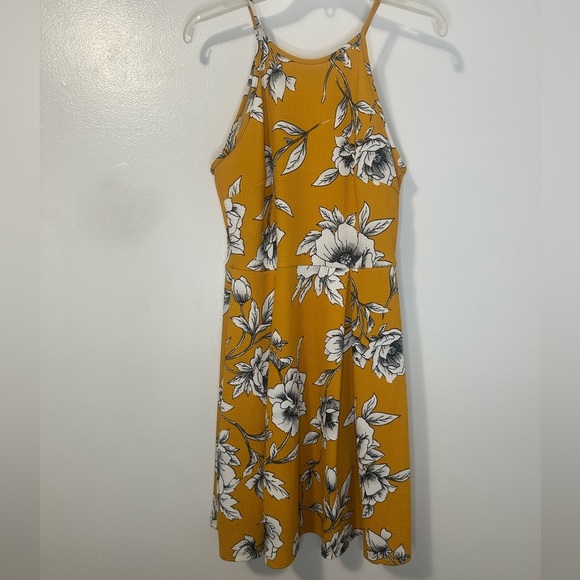 Halter Floral Dress - Picture 2 of 5